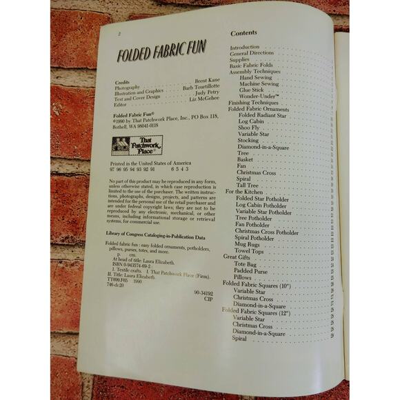 Folded Fabric Fun - Vtg 1990 Crafting Ornaments Potholders Pillows‎ Purses Totes - Picture 6 of 8